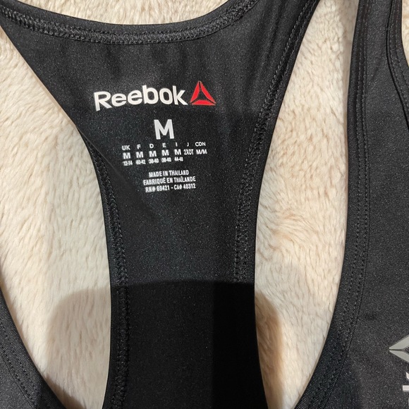 Medium sport sleeveless top. - Picture 2 of 2